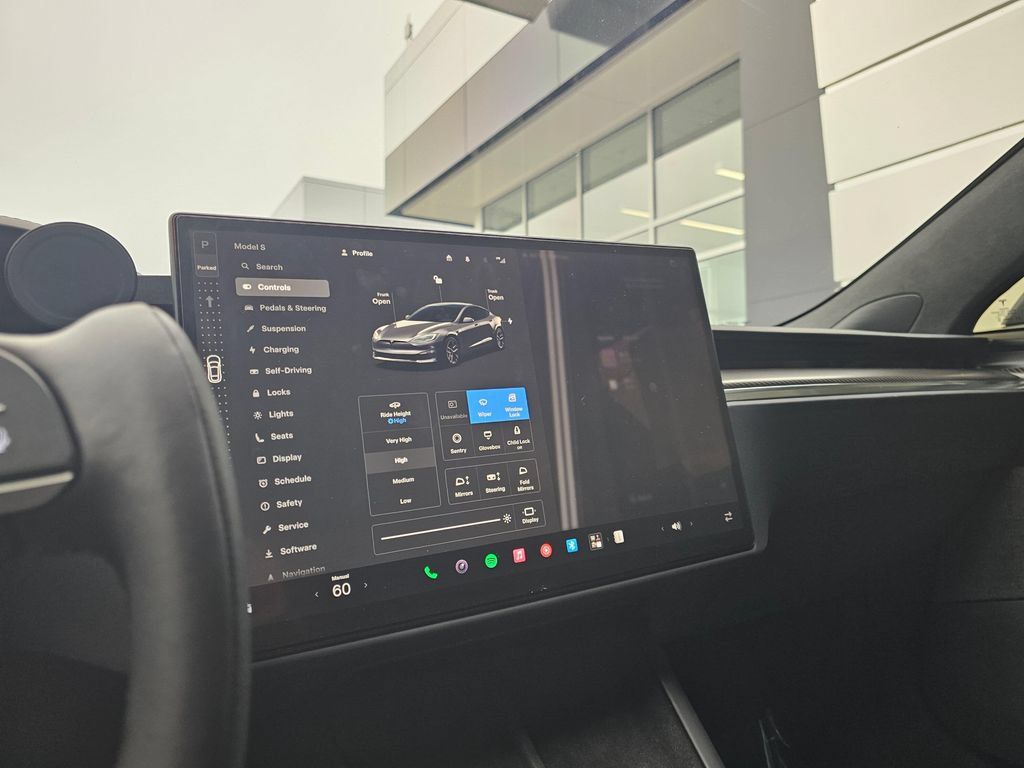 Used 2022 Tesla Model S Plaid AWD/4WD image 30