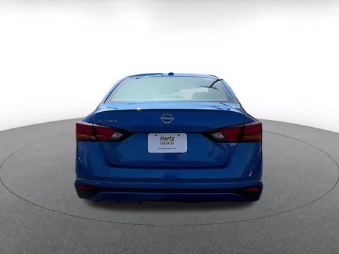 Used 2025 Nissan Altima 2.5 SV FWD image 10