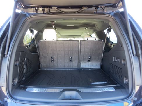 New 2026 Chevrolet Suburban Premier w/ Sun And Tow Package image 9