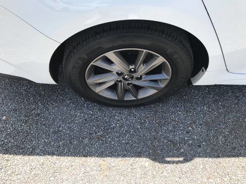 Used 2020 Kia Optima LX image 29