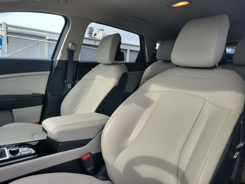 Used 2023 Kia Sportage EX FWD image 21