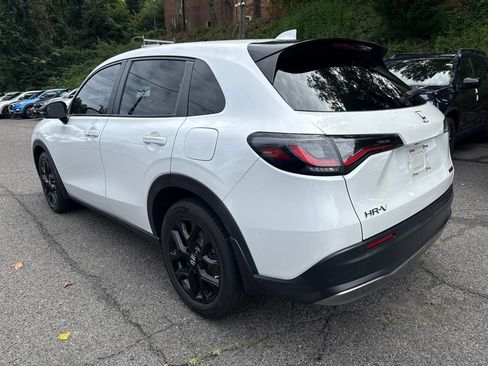 Used 2023 Honda HR-V Sport image 6