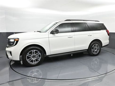 Certified 2026 Ford Expedition Active AWD/4WD image 26