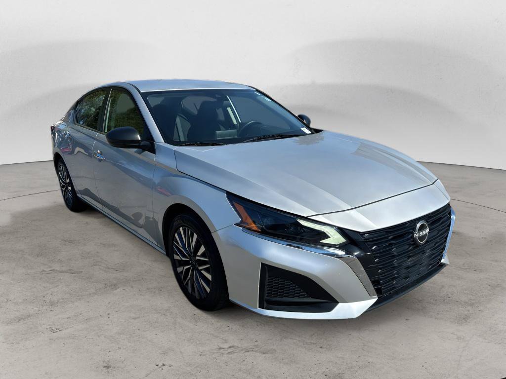 Used 2024 Nissan Altima 2.5 SV FWD image 7
