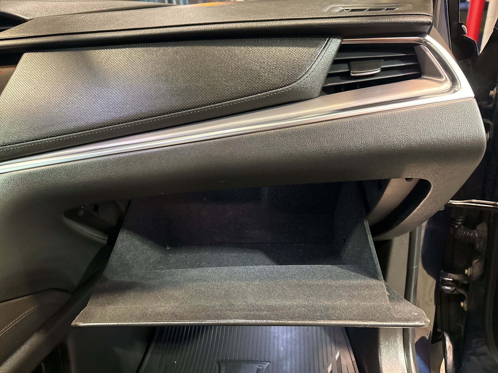 Used 2017 Cadillac XT5 Premium Luxury w/ Driver Assist Package AWD/4WD image 26