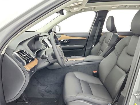 New 2025 Volvo XC90 B6 Plus w/ Protection Package Premier image 25