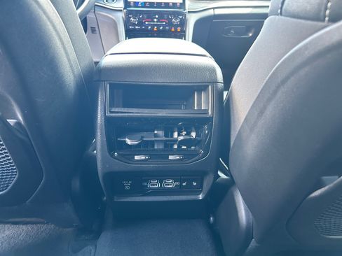 Used 2023 Jeep Grand Cherokee Limited AWD/4WD image 30