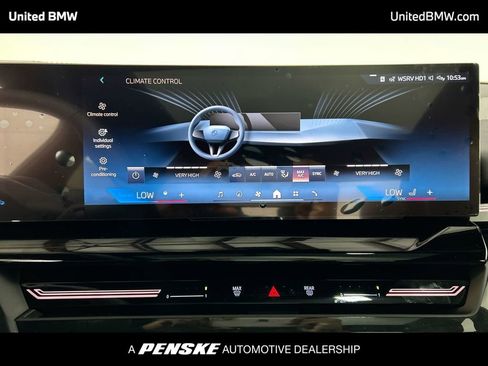 Used 2025 BMW 530i w/ Premium Package image 19