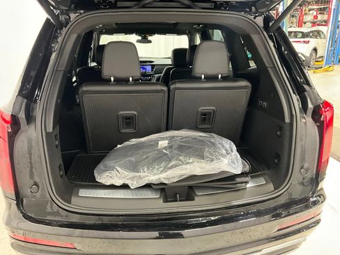 Used 2024 Cadillac XT6 Premium Luxury AWD/4WD image 27