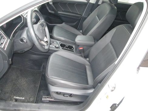 Used 2022 Volkswagen Tiguan SE w/ Panoramic Sunroof Package image 16