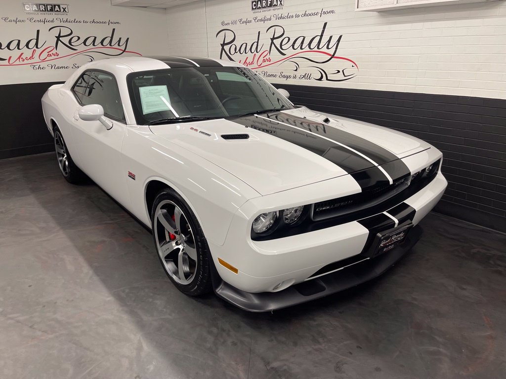 Used 2014 Dodge Challenger SRT8 RWD image 2