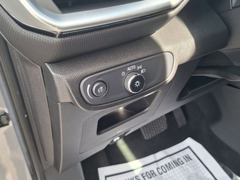 Used 2023 Chevrolet TrailBlazer LS FWD image 10