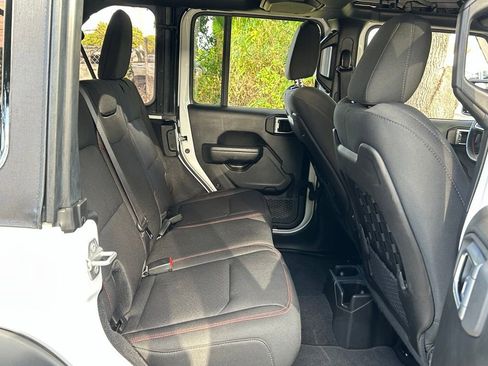 Certified 2022 Jeep Wrangler Unlimited Rubicon image 36