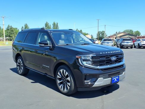 Used 2025 Ford Expedition Platinum w/ Driver's Package AWD/4WD image 8