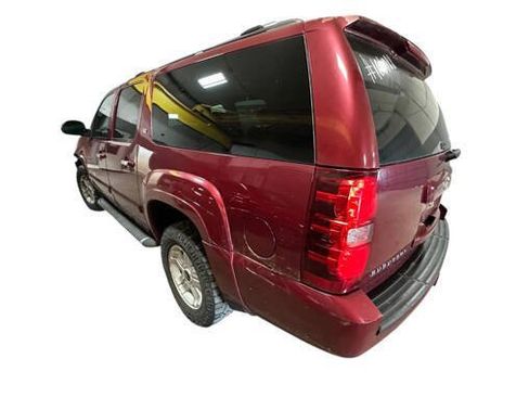 Used 2007 Chevrolet Suburban LT w/ LT Preferred Equipment Group AWD/4WD image 3