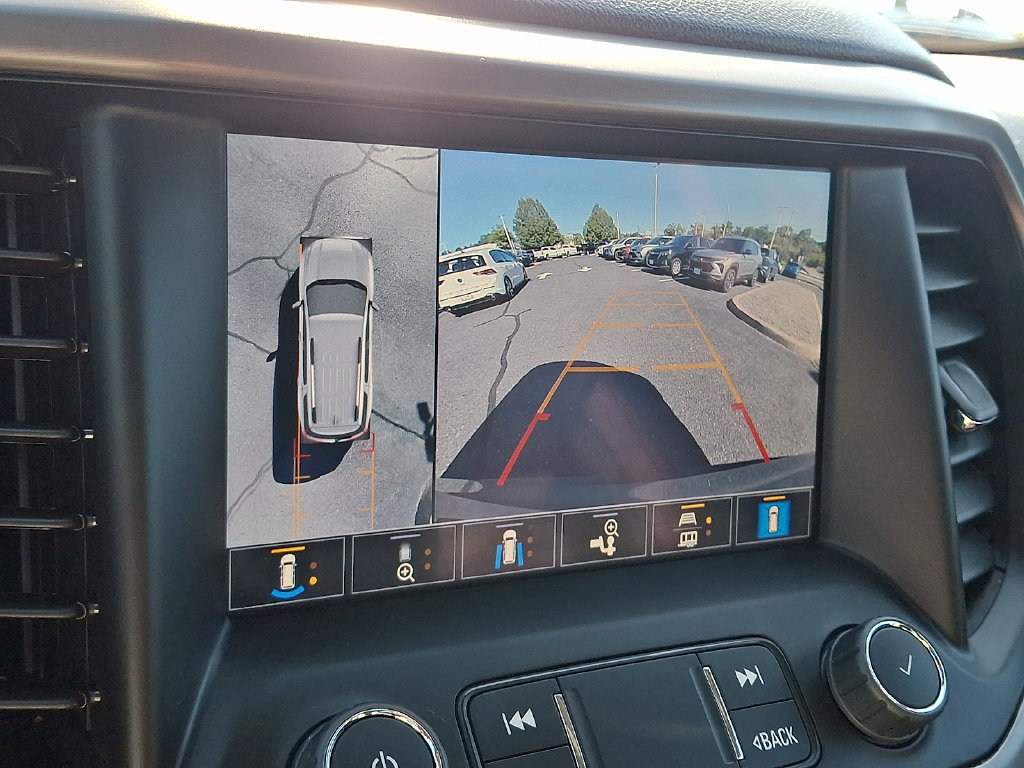 Used 2023 GMC Acadia AT4 w/ Technology Package AWD/4WD image 4