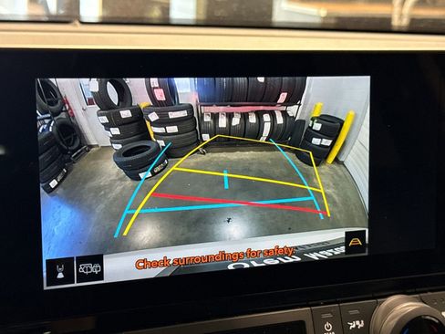 Used 2025 Toyota Grand Highlander AWD image 26