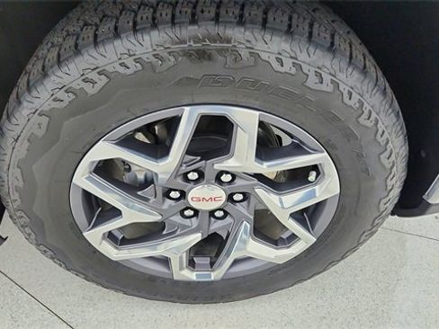 Used 2024 GMC Sierra 1500 SLT w/ SLT Premium Plus Package image 55