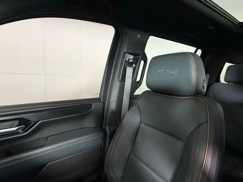 Used 2025 GMC Yukon XL AT4 w/ AT4 Premium Package image 22