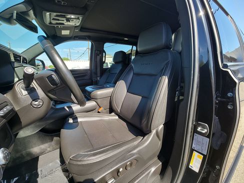 Used 2023 GMC Yukon XL Denali AWD/4WD image 13