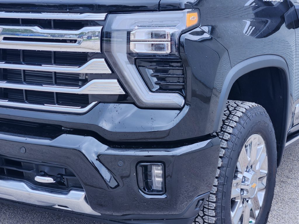 New 2026 Chevrolet Silverado 2500 High Country w/ High Country Premium Package AWD/4WD image 6