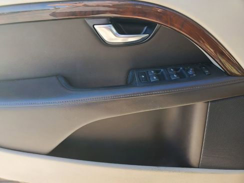 Used 2012 Volvo XC70 3.2 image 14