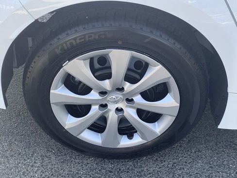 Certified 2025 Toyota Corolla LE image 33