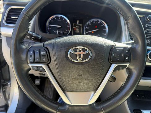 Used 2015 Toyota Highlander Limited Platinum image 13