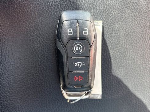 Used 2016 Ford F150 Lariat image 23