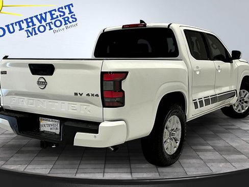 Used 2022 Nissan Frontier SV AWD/4WD image 6
