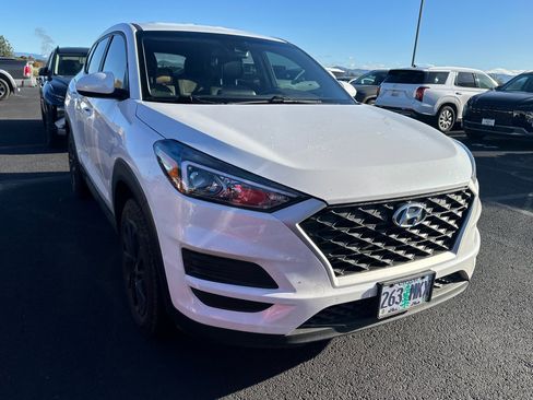 Used 2020 Hyundai Tucson SE image 2