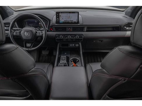 Used 2025 Honda Pilot Black Edition image 12