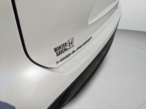 Used 2023 Toyota Highlander Limited FWD image 14