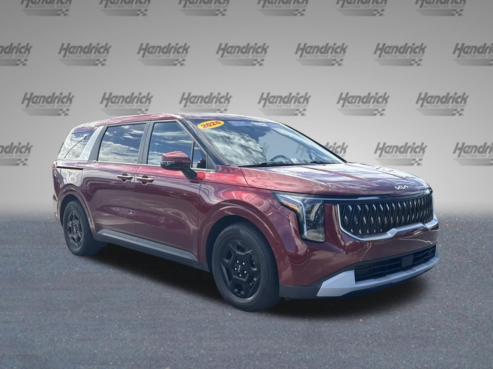 Used 2026 Kia Carnival FWD image 2