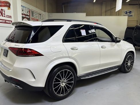 Used 2023 Mercedes-Benz GLE 450 4MATIC w/ AMG Line Exterior image 9