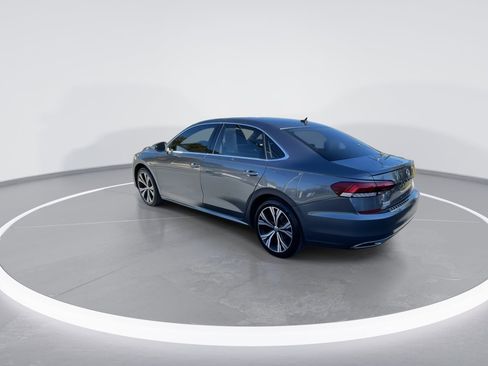Used 2021 Volkswagen Passat 2.0T SE image 13
