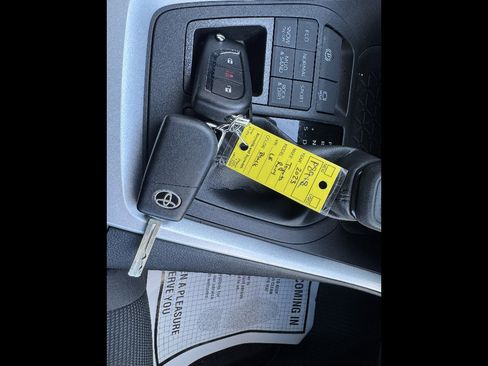 Used 2023 Toyota RAV4 LE image 21