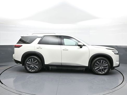 Used 2022 Nissan Pathfinder SL w/ SL Premium Package AWD/4WD image 5