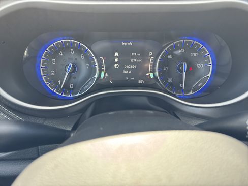 New 2026 Chrysler Pacifica Select image 8