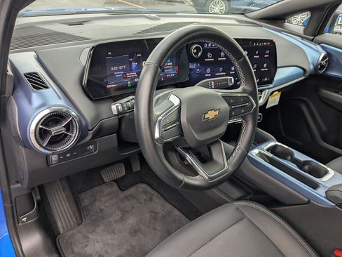 Used 2024 Chevrolet Equinox EV LT AWD/4WD image 15