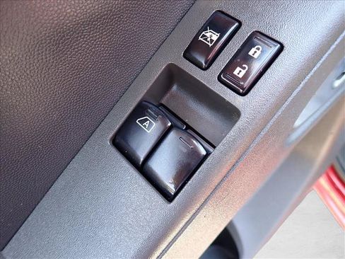 Used 2017 Nissan Frontier SV RWD image 12