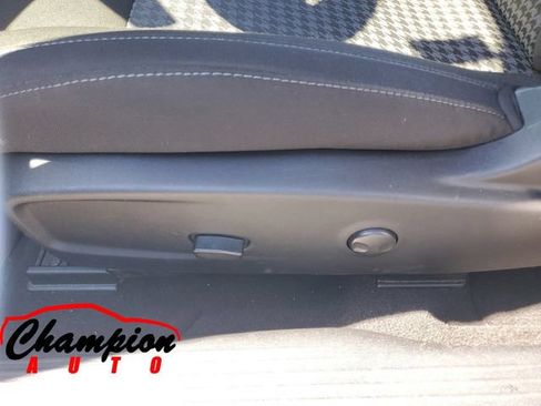 Used 2023 Dodge Challenger SXT RWD image 15