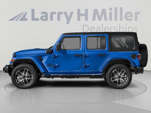 Used 2024 Jeep Wrangler Unlimited AWD/4WD image 4