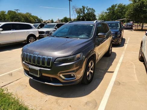 Used 2019 Jeep Cherokee Limited FWD image 2