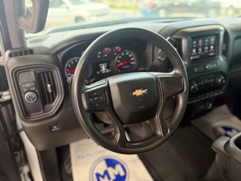 Used 2020 Chevrolet Silverado 1500 Custom w/ Custom Value Package image 15