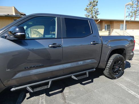 Used 2025 Toyota Tundra Limited AWD/4WD image 11