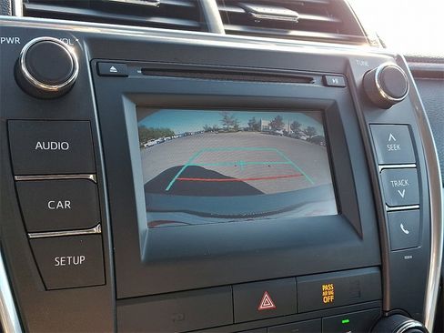 Used 2017 Toyota Camry XSE image 3