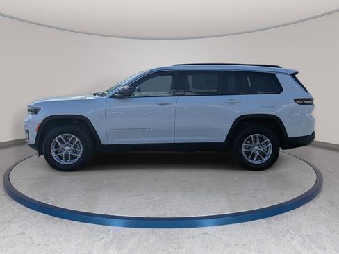 New 2025 Jeep Grand Cherokee L Laredo w/ Trailer Tow Package AWD/4WD image 8