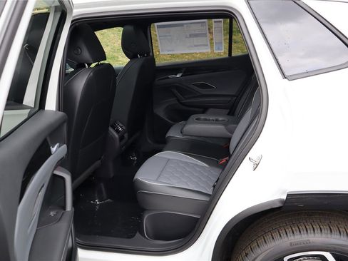 New 2026 Volkswagen Tiguan SEL R-Line image 25