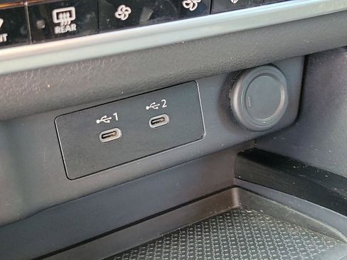 Used 2025 Nissan Rogue SV FWD image 28